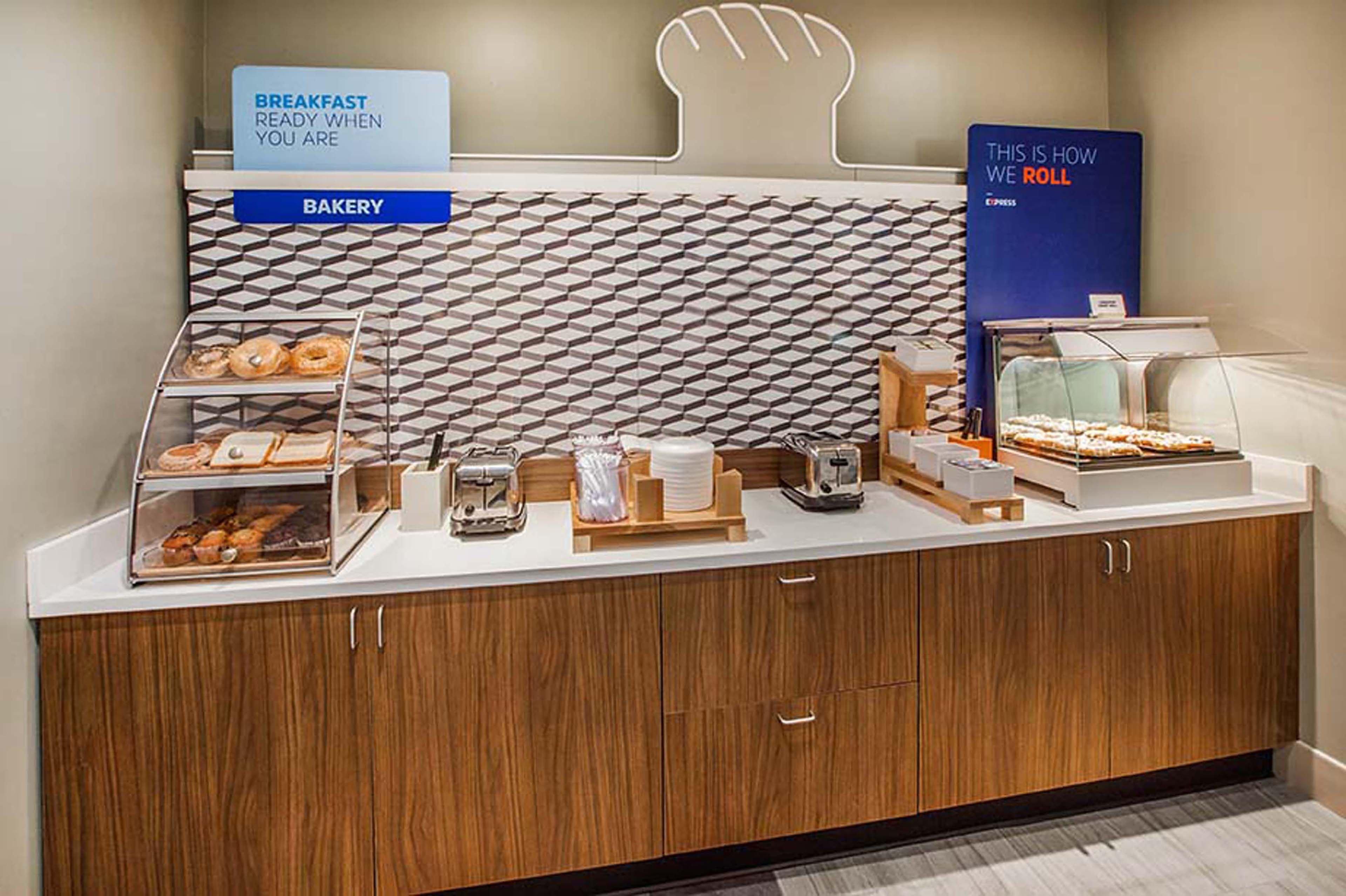 Holiday Inn Express Grove City - Premium Outlet Mall By Ihg Zewnętrze zdjęcie